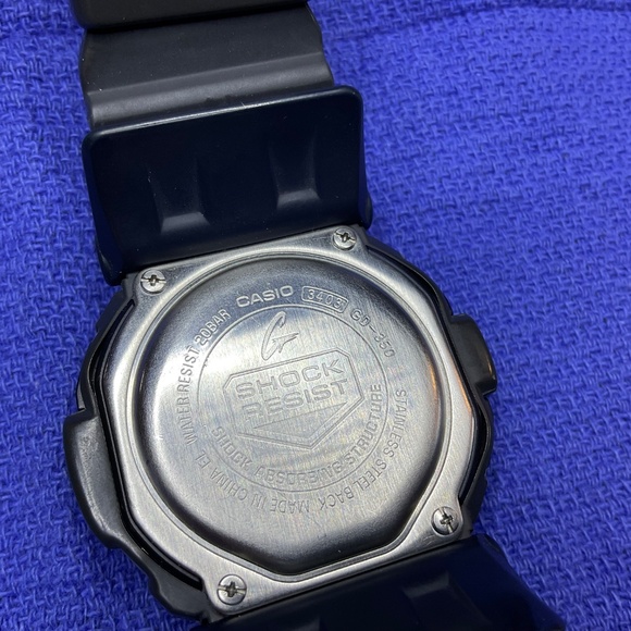 Casio GD-350 G-Shock watch - Picture 2 of 7